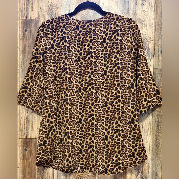 Alison Andrews Leopard zip up top 1/2 sleeve. NWT Size M - Picture 2 of 5